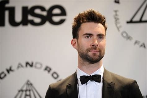 Adam Levine Nude: Maroon 5 Singer Gets Naked For Cancer In。